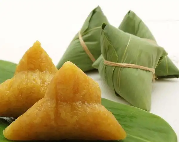 清明时节有吃粽子的风俗.