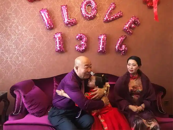 袖珍明星朱洁结婚啦!影人姐姐参加婚礼并记录全程