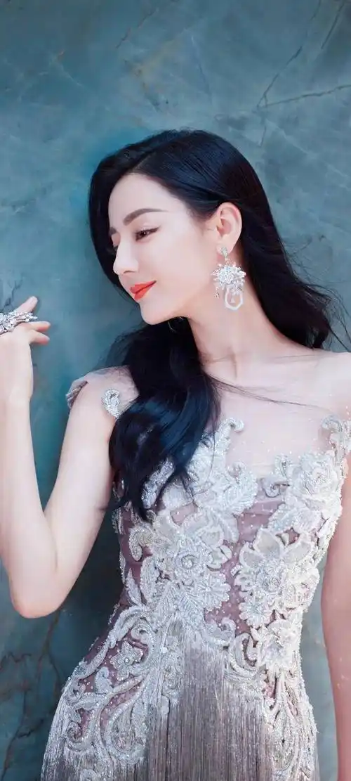 美女系列壁纸第614期-迪丽热巴