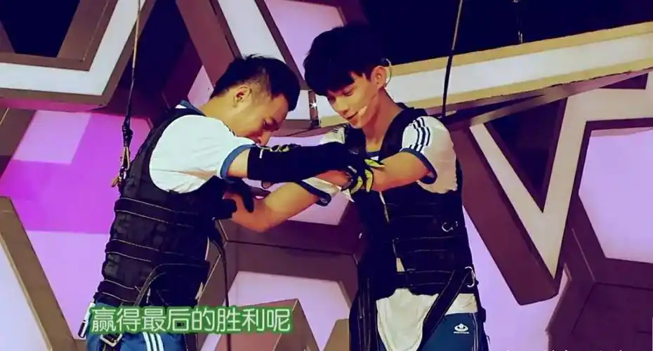 只是吴磊有一期参加快本,需要吊威亚.