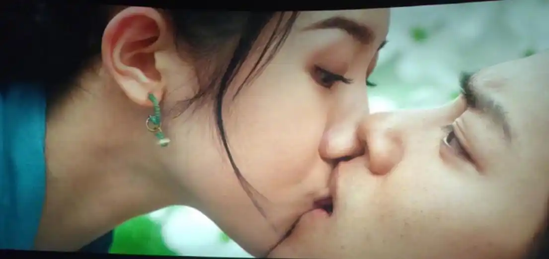 肖战难忘戏份除了美岐受伤还有荧屏初吻?半裸出镜最担心的是这个