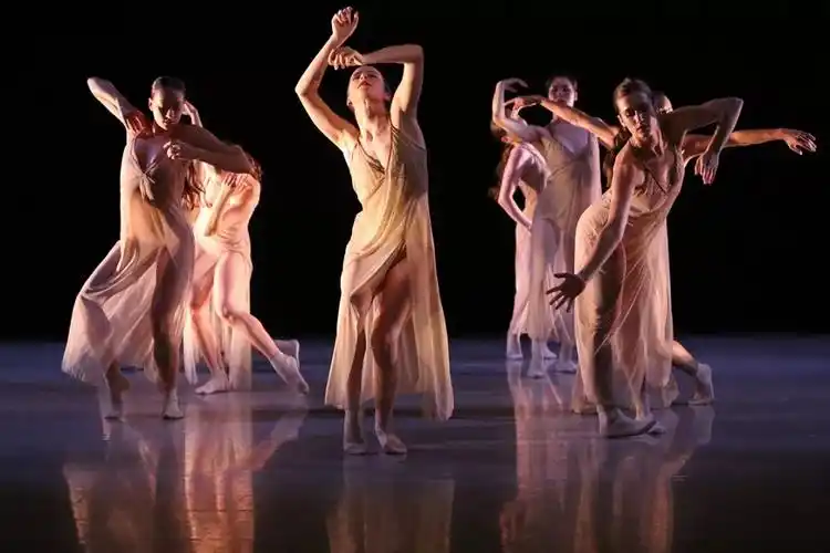 快速学习现代舞的一些好技巧!