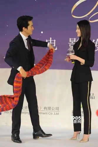 《第三种爱情》曝特辑 刘亦菲力挺小龙女陈妍希