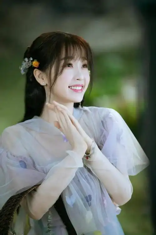 富二代圈编造谣言28岁虞书欣与45岁吴建豪恋爱怕她先嫁豪门