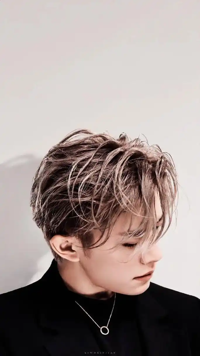 新发色可以半永久嘛#易烊千玺壁纸 #易烊千玺 - 抖音