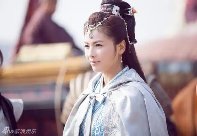 女明星古装侧颜谁最美在各类古装影视剧中常常会给美腻的女主一个唯美