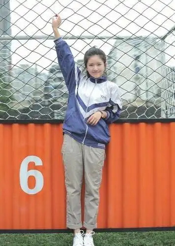 清纯女神赵露思童年旧照曝光,原来以前用的头像就是她,太甜美了