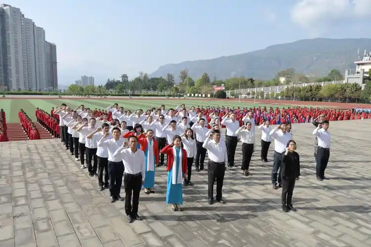 传承红色基因培育时代新人云南省少先队校外实践教育基