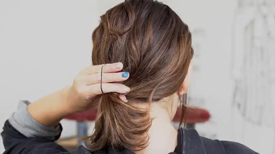 马尾会使人看起来有活力,干净清爽,一起看看怎么扎马尾好看吧.