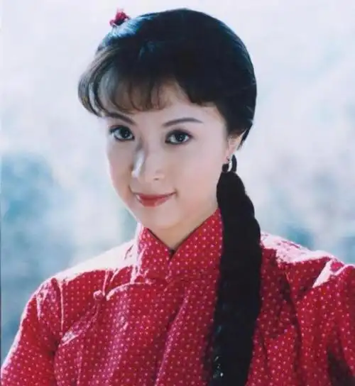 孔雀公主"金巧巧:我长得太洋气了,可演不了农村人