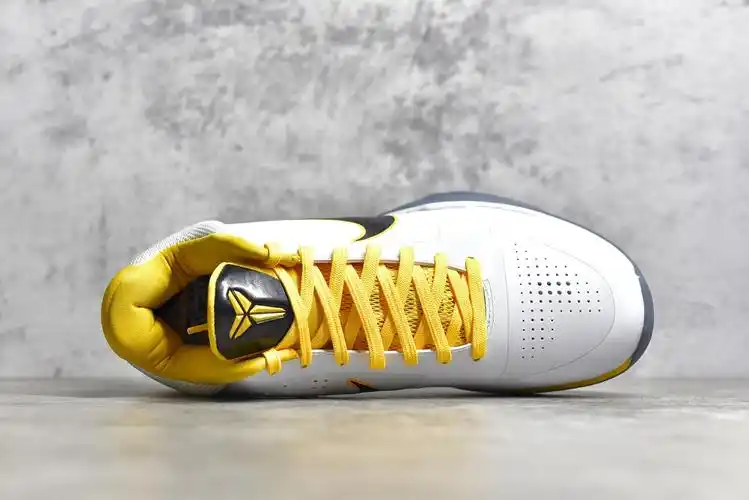 配色实战球鞋nikekobezk5protro科比五代战靴白金低帮篮球鞋货号