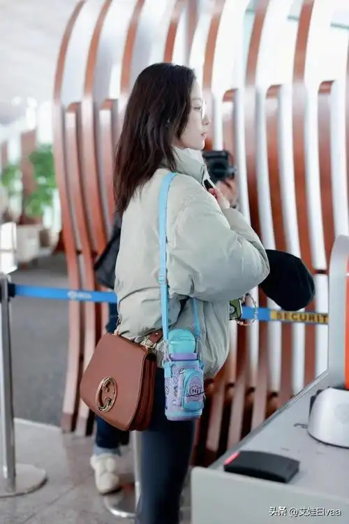 倪妮穿灰色运动裤(看了倪妮的打扮竖大拇指)(4)