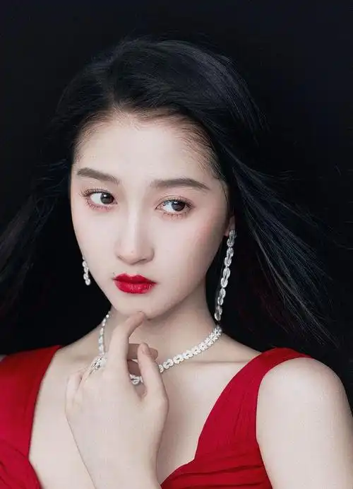 迪丽亚扎幂·唐薇从鹿煖转采于2021-06-14 10:45:52关晓彤众星闪耀