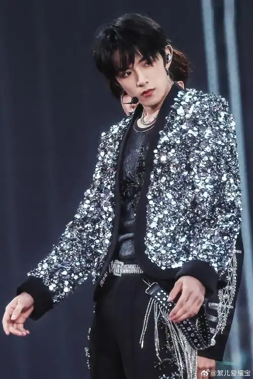 时代少年团重庆演唱会专辑##刘耀文楼间楼演唱会