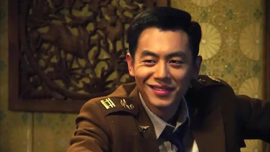 朱亚文真是行走的荷尔蒙!扮演教官的样子痞帅又霸气!