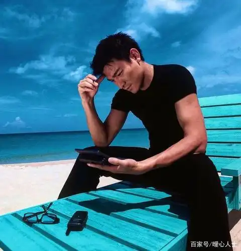 整理了一组刘德华的稀有照片,希望大家喜欢!