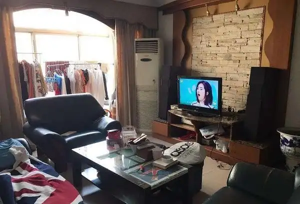 这个东西,以前没几个农村家庭买得起,如今放在家里成了摆设