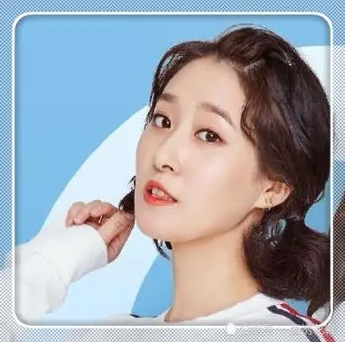 蔡徐坤疑似有女朋友,同款戒指耳钉,还是个宝藏女孩