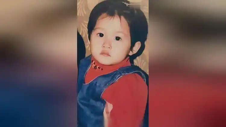 关晓彤从小到大的变化,小时候没觉得有多好看,现在都成大美女了,真稳!