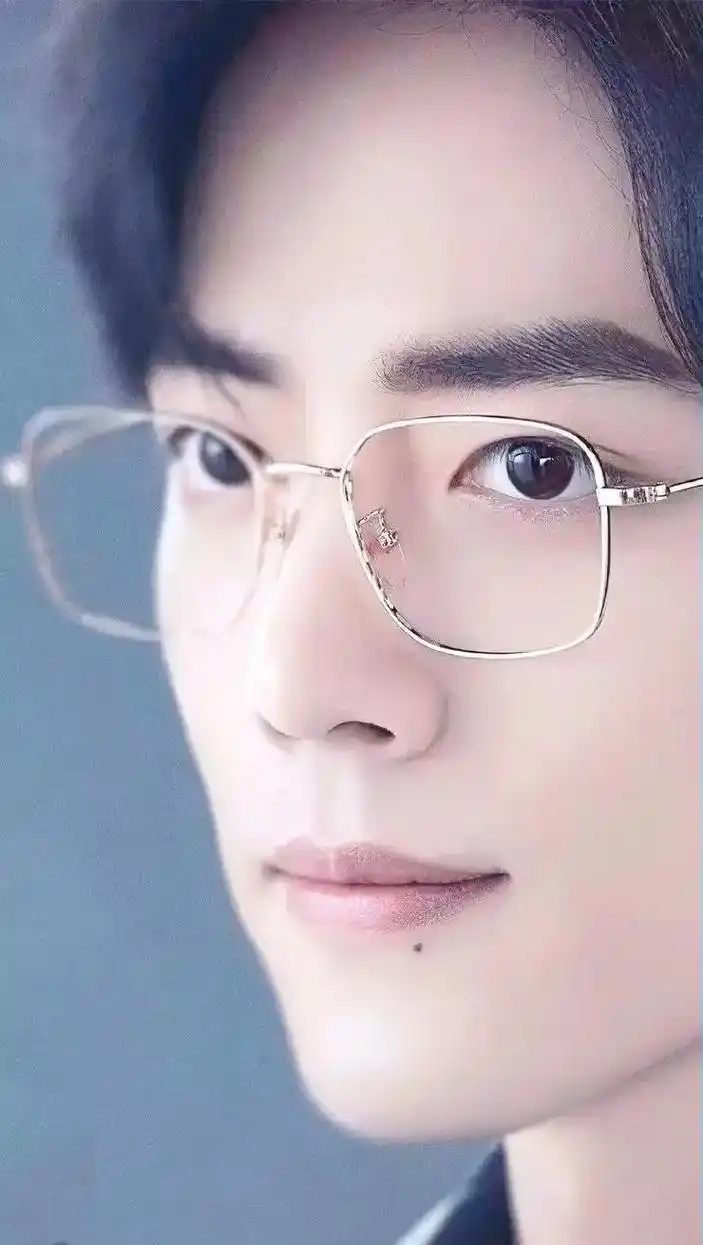 带金丝眼镜的顾医生斯文又儒雅~ 有人问我有多喜欢肖战,我也不 - 抖音