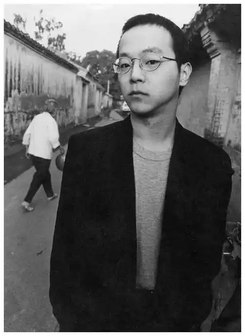 窦唯:曾辉煌的过往,如今平静生活,人生细思独行._大神_么爱_一身