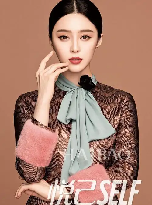 华语明星8月刊大片:范冰冰娇艳妩媚势不可挡