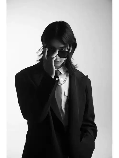 男生这几十年真的要试试长头发