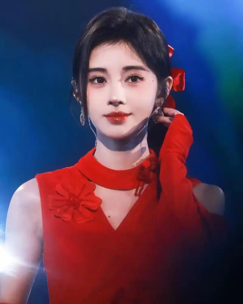 一袭红衣鞠婧祎 新年手机壁纸用起来 #最靓头像壁纸征集赛