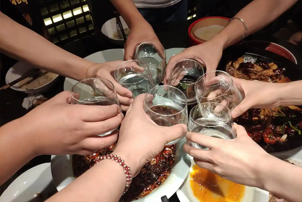 敬酒词怎么说(让全桌人对你刮目相看)