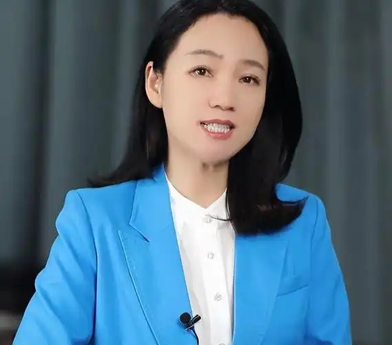 49岁主持周群生病,嗓子疼一夜未睡,怕影响春晚彩排让搭档早点阳_网易