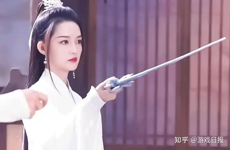 一人饰演两角李沁加盟梦幻新诛仙多年的愿望终于实现了