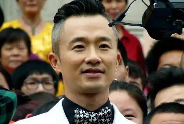 无论外界如何评说,程雷都在用自己的方式,诠释着一个电视人对生活的