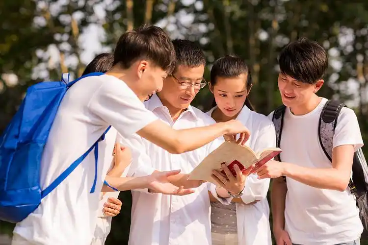 老师和学生图片下载