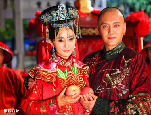 其实冯绍峰的颜值巅峰在他还未大火之时,《男才女貌》中演林心如的前