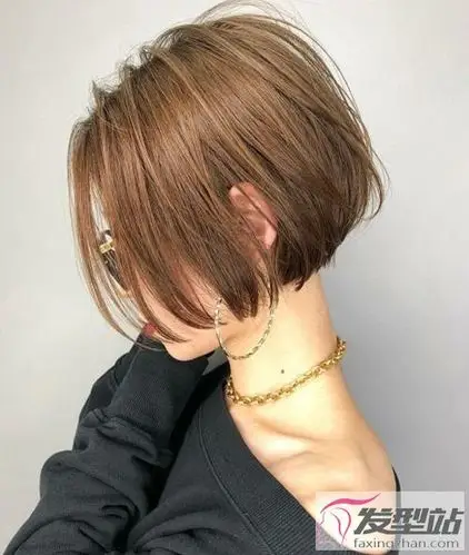 女生齐脸短发发型