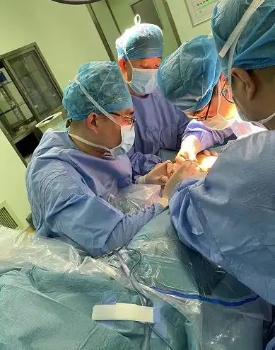 货车司机车祸致小腿离断阳光融合医院成功保住濒临截肢的右腿