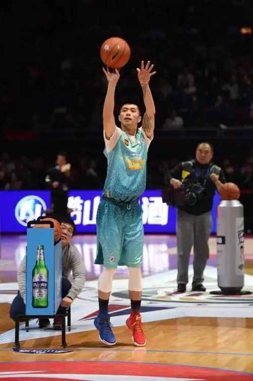 篮球——cba全明星周末:王子瑞获技巧赛冠军