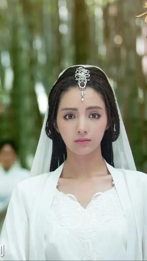 新版香妃麦迪娜虽然不红,不过这颜值不输女神热巴