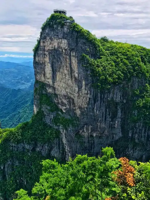 天门山风景秀丽好久没有拍风景照真实的景比照片好看哈哈