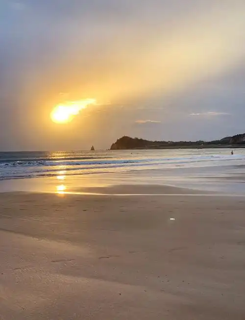 青岛石老人海水浴场日出攻略