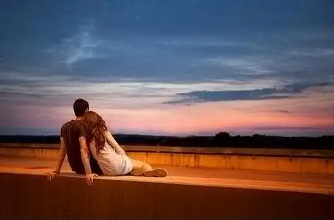 甜蜜男女恩爱美图_幸福往往来得有些意外_情侣图片