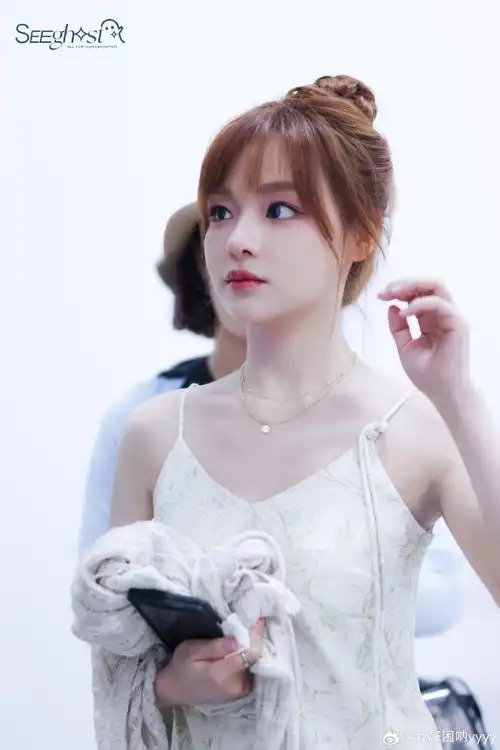 黄霄云星辰大海#黄霄云超话#正能量歌手黄霄云#@黄霄雲@好想吃冒