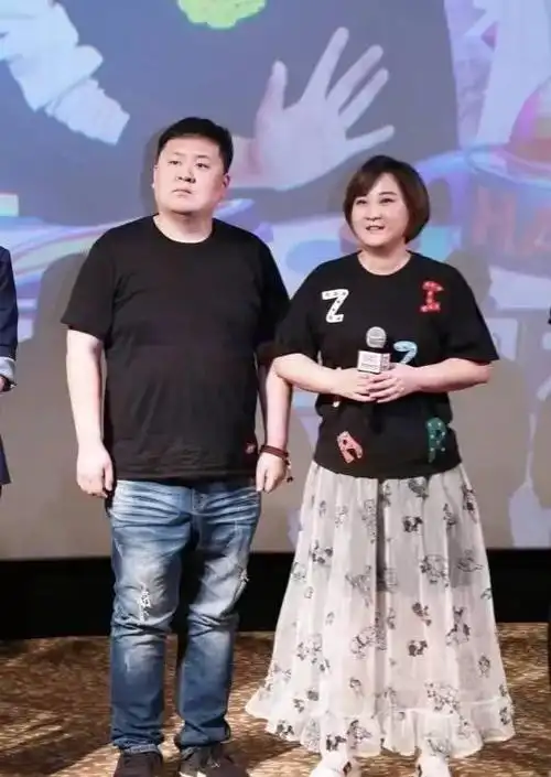 贾玲丈夫近照曝光两人结婚有6年之久长相让人意外