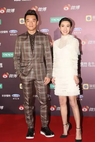 郑恺,郭采洁亮相2015微博之夜红毯