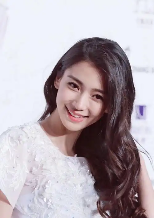 angelababy气质长发活动照