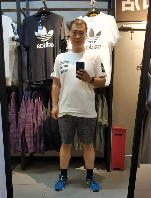 所以他下定决心,一定要把体重减下去.