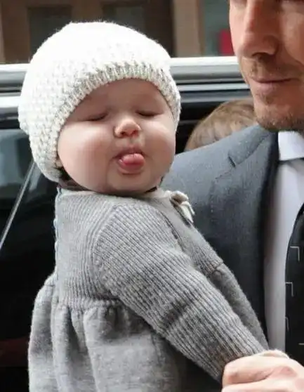 贝克汉姆女儿毁容式长大让网友惊掉下巴快还我萌小七