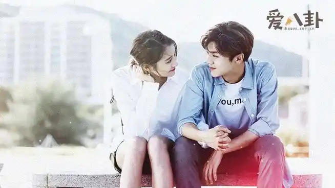 鹿晗关晓彤合影