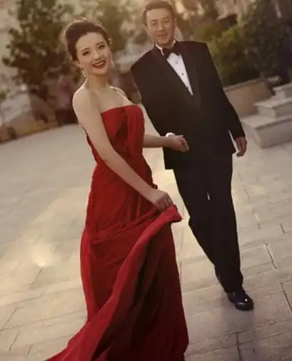 【图】孙茜老公蔡远航前妻背景资料大起底 相亲得来的缘分