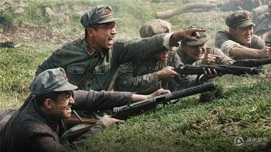 《十送红军》热播 王雷李小萌重走长征路